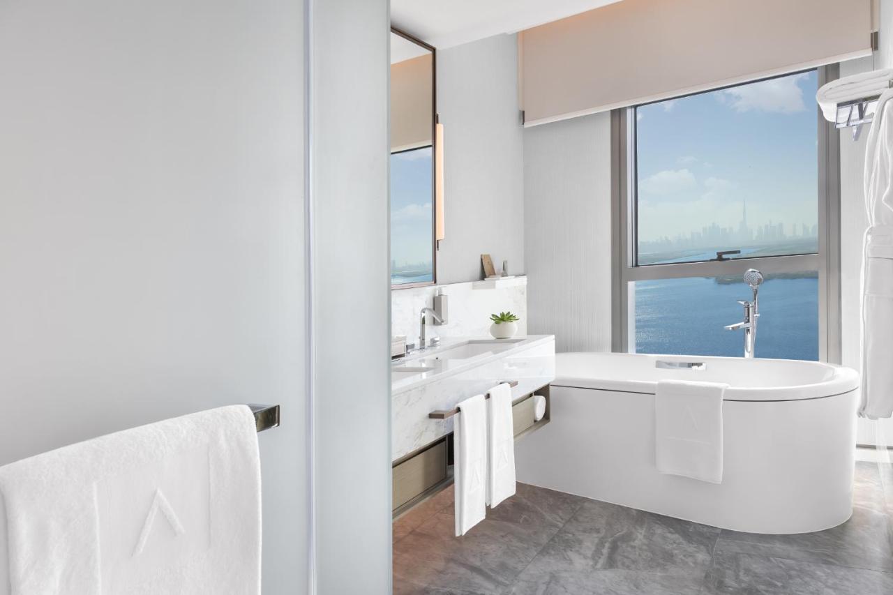 Hotel Address Creek Harbour Dubaj Exteriér fotografie Bathroom