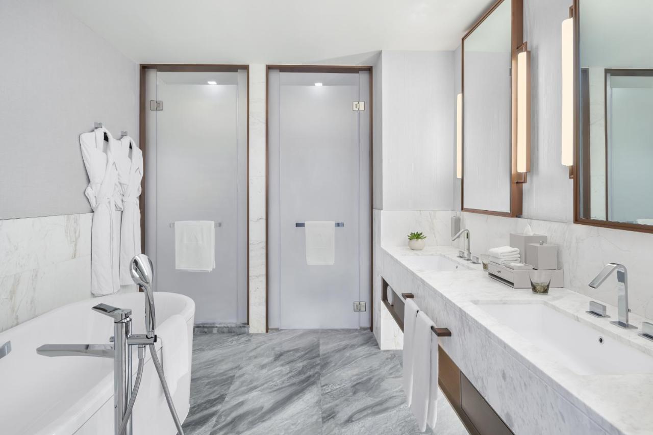 Hotel Address Creek Harbour Dubaj Exteriér fotografie Bathroom