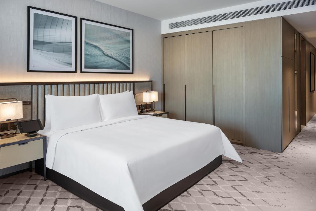 Hotel Address Creek Harbour Dubaj Exteriér fotografie A bedroom at the hotel