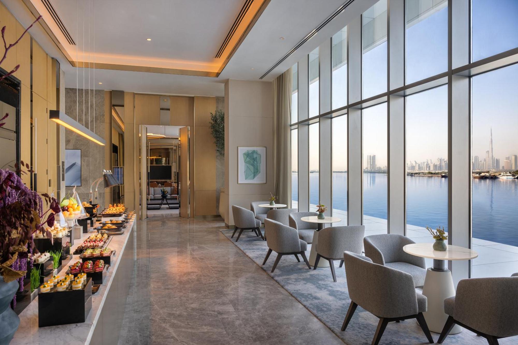 Hotel Address Creek Harbour Dubaj Exteriér fotografie The lounge at the airport
