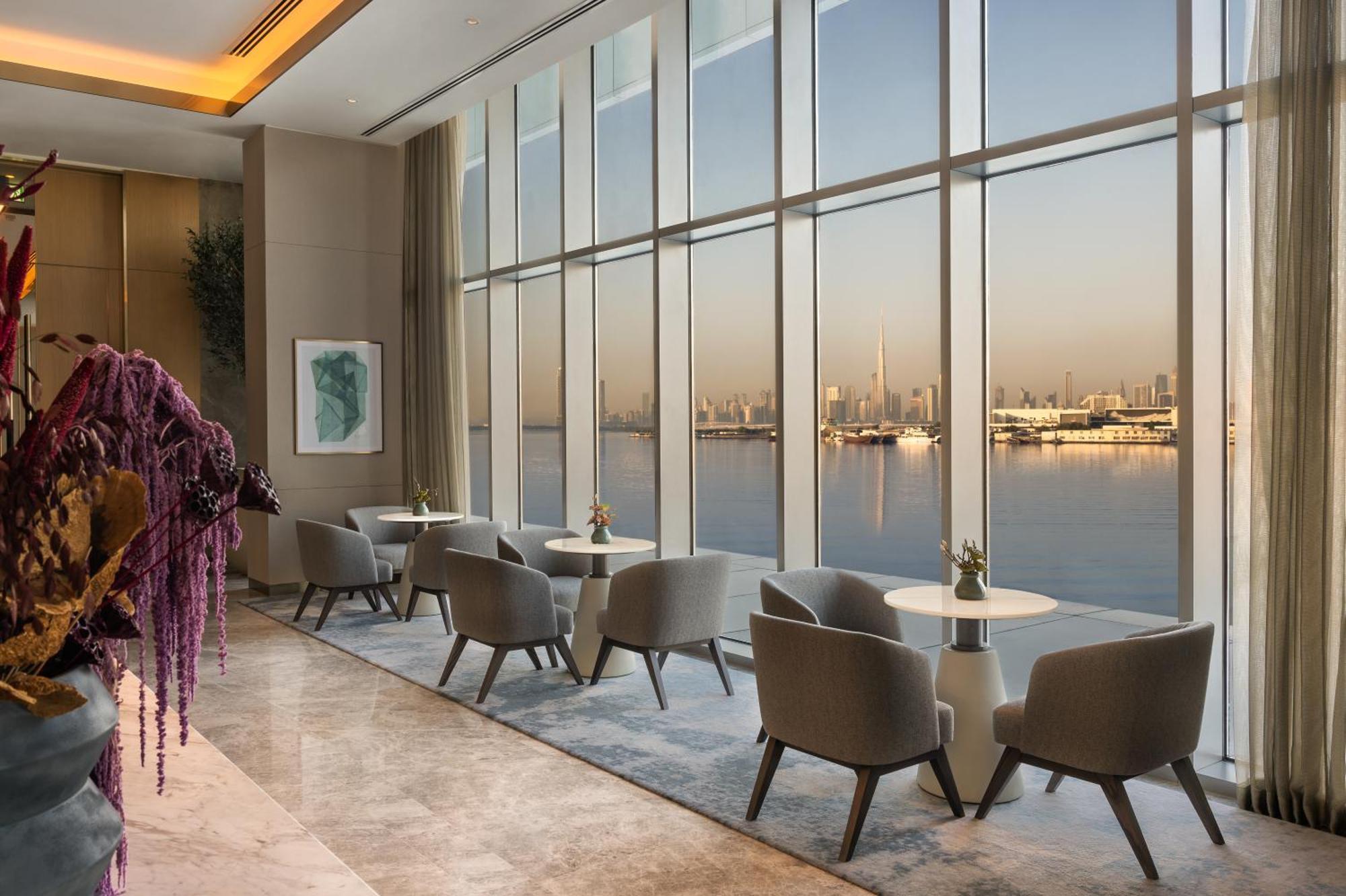 Hotel Address Creek Harbour Dubaj Exteriér fotografie The Lounge at the airport