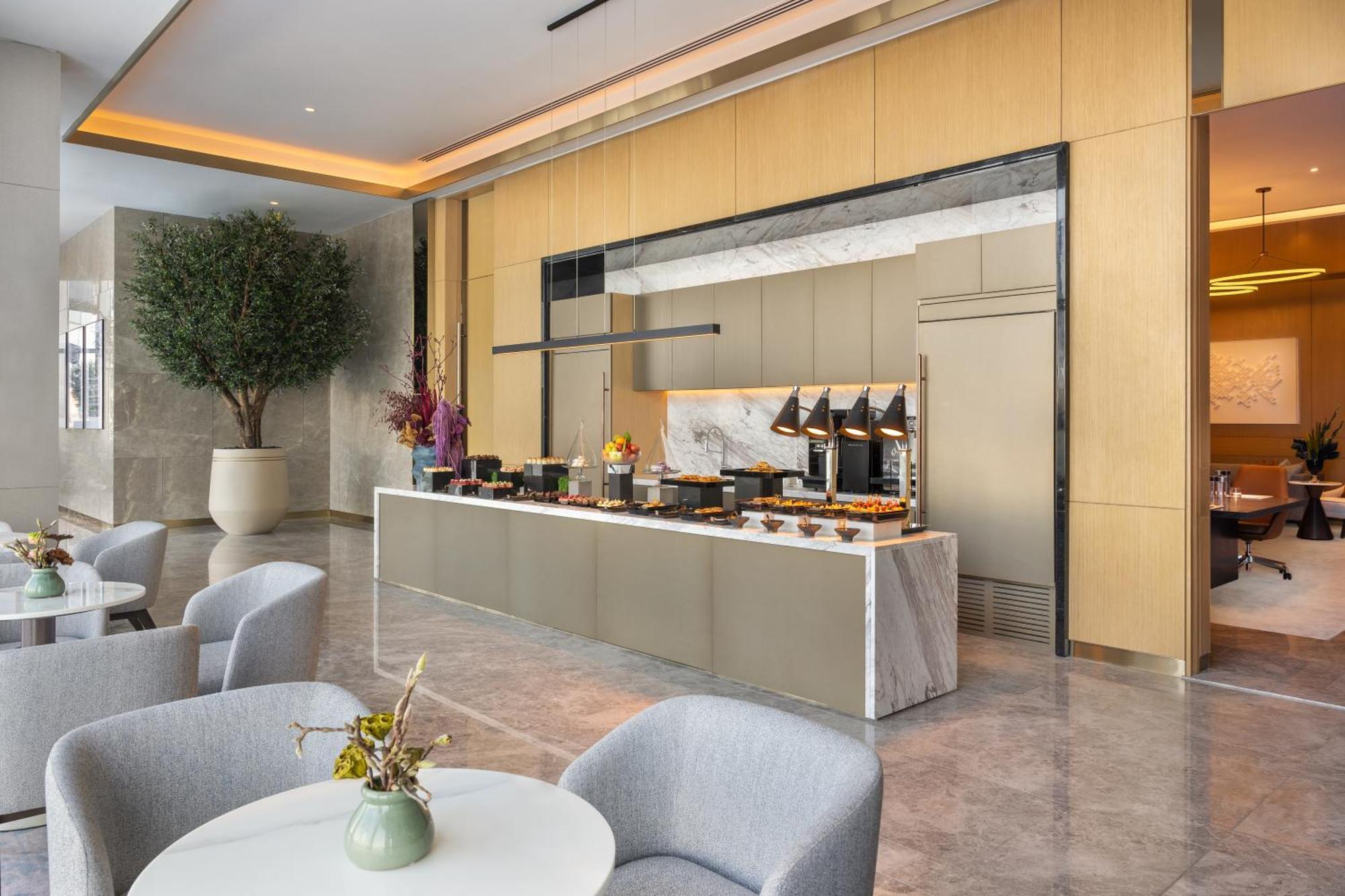 Hotel Address Creek Harbour Dubaj Exteriér fotografie The lounge at the airport