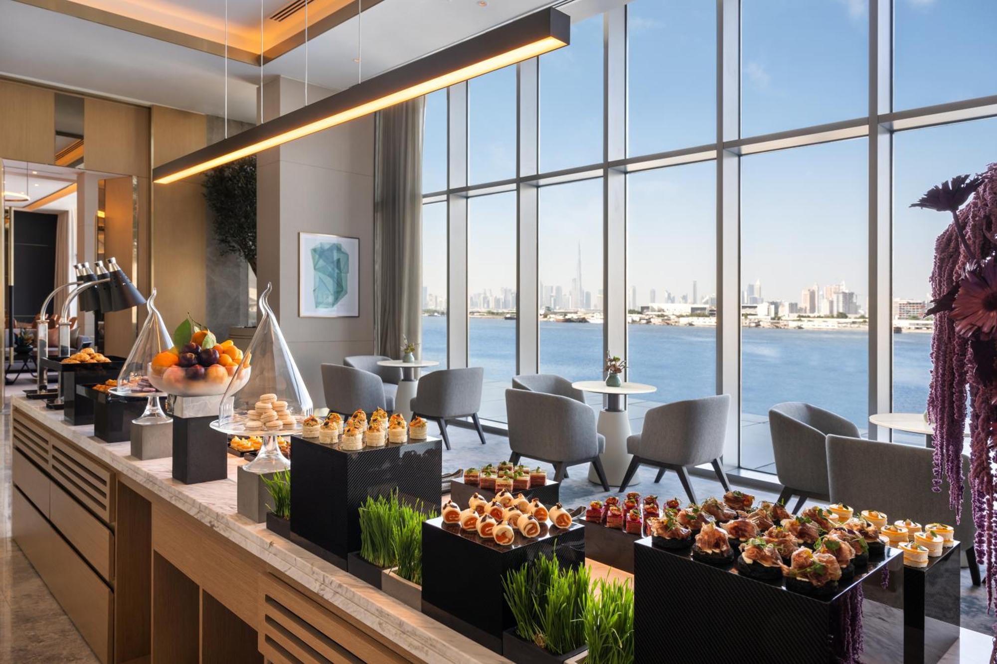 Hotel Address Creek Harbour Dubaj Exteriér fotografie The Lounge at the Jumeirah At Etihad Towers